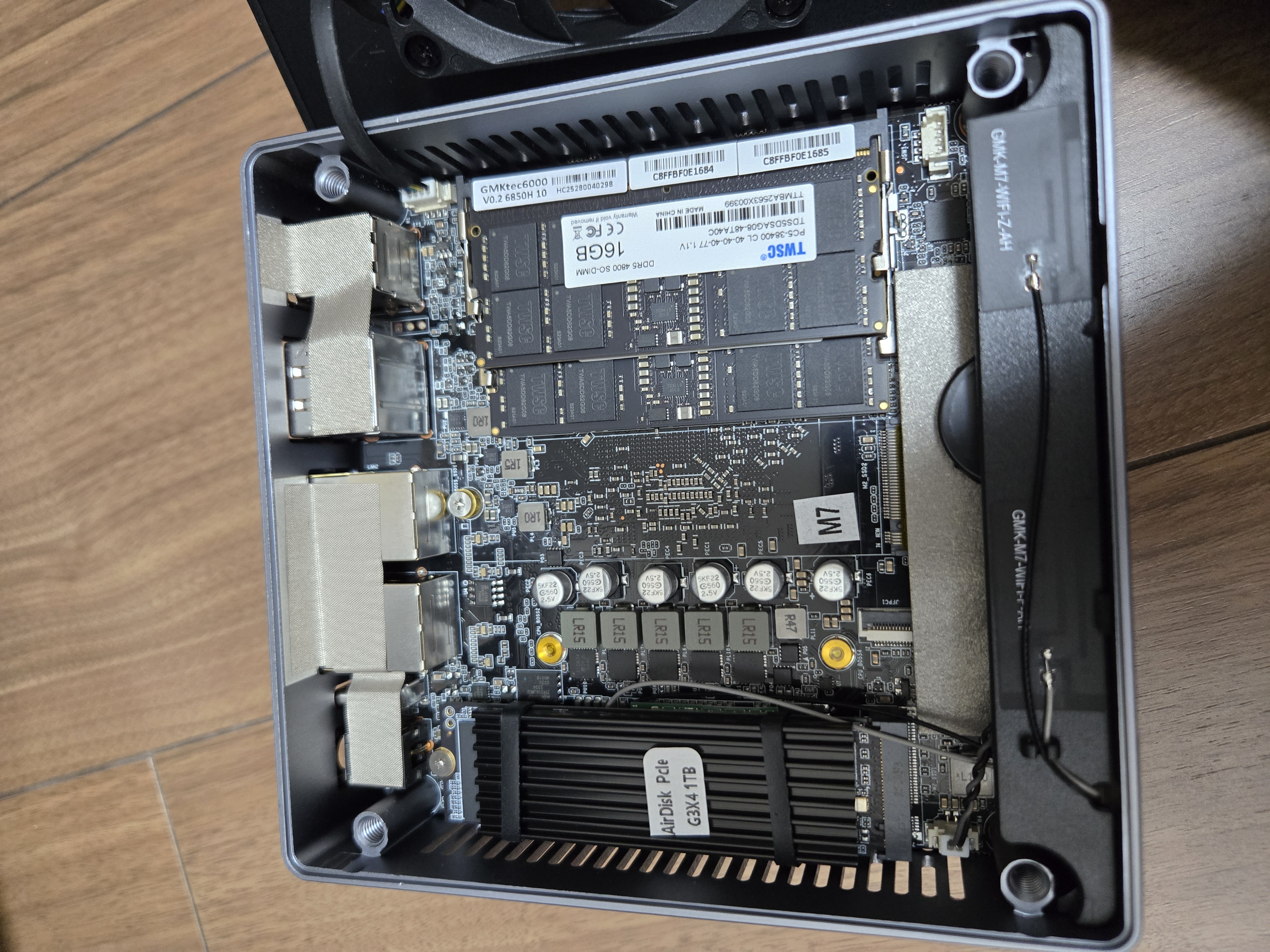 GMKtec M7のボード