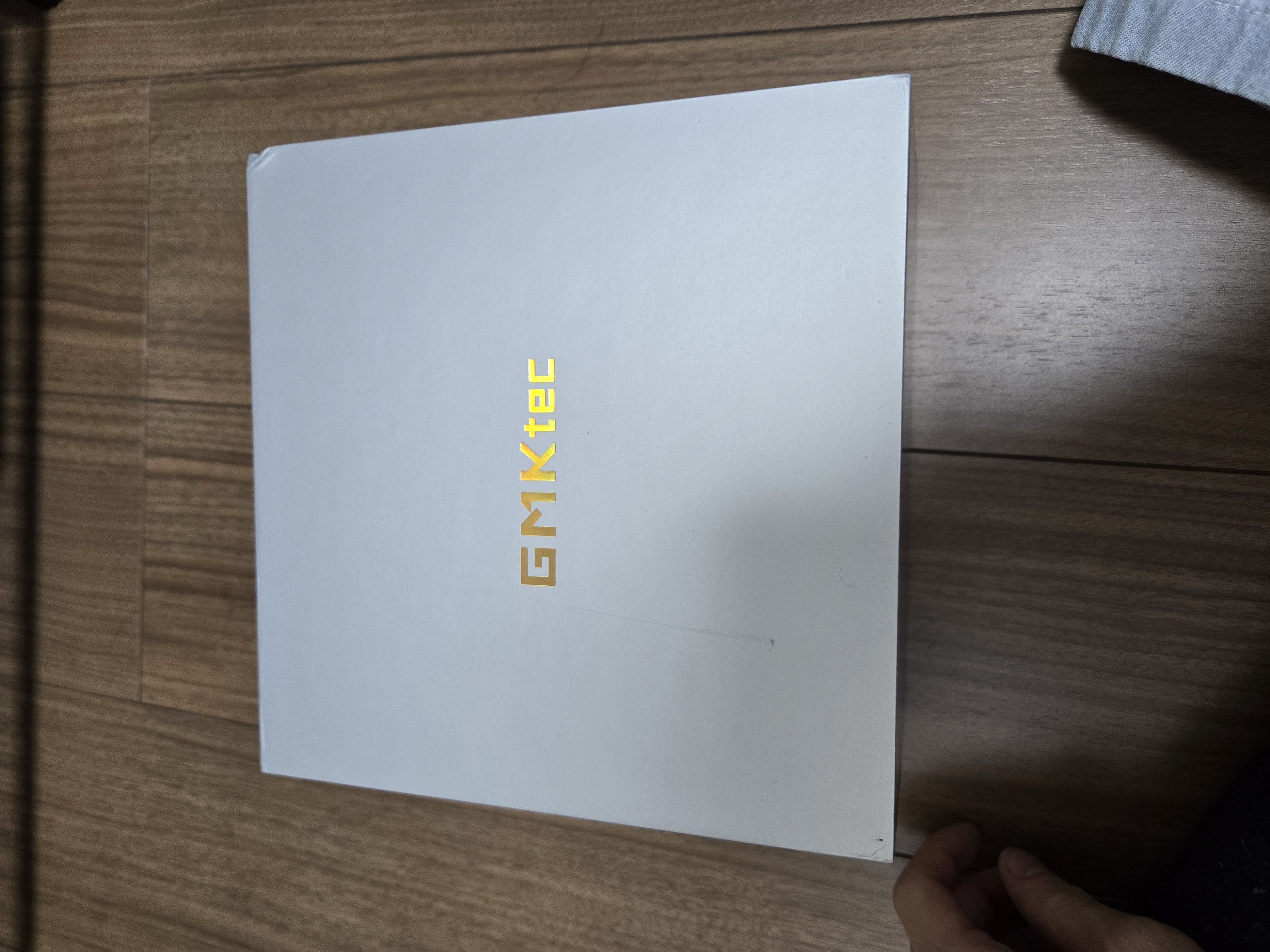 GMKtec M7の箱